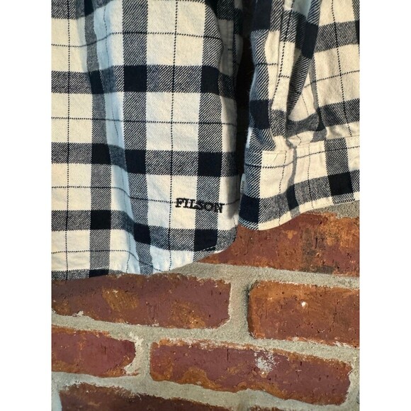 Filson‎ Alaskan Guide Heavy Flannel Shirt Top Cream & Black Plaid Women's small - Picture 2 of 8